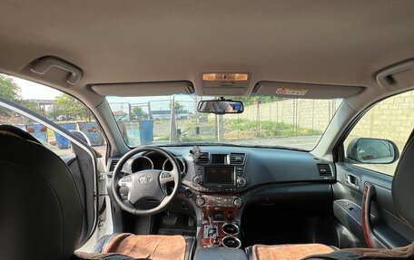 Toyota Highlander III, 2013 год, 2 299 999 рублей, 18 фотография