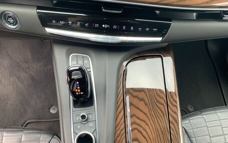 Cadillac Escalade V, 2023 год, 10 900 000 рублей, 16 фотография