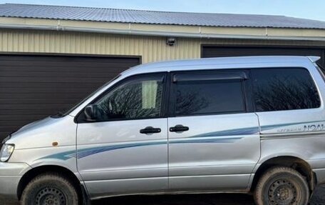 Toyota Noah III, 2001 год, 650 000 рублей, 2 фотография