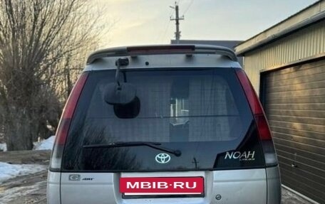 Toyota Noah III, 2001 год, 650 000 рублей, 4 фотография