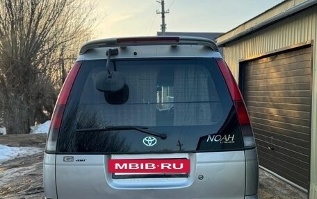 Toyota Noah III, 2001 год, 650 000 рублей, 5 фотография