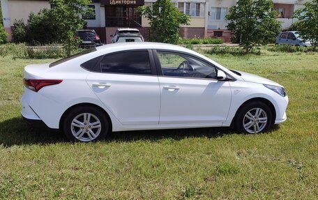 Hyundai Solaris II рестайлинг, 2021 год, 1 450 000 рублей, 8 фотография