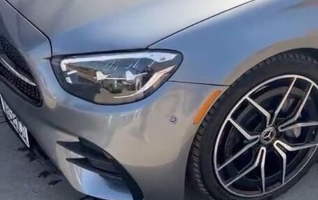 Mercedes-Benz E-Класс, 2022 год, 5 900 000 рублей, 1 фотография