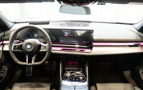 BMW 5 серия, 2024 год, 9 850 000 рублей, 10 фотография