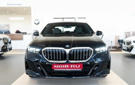 BMW 5 серия, 2024 год, 9 850 000 рублей, 2 фотография