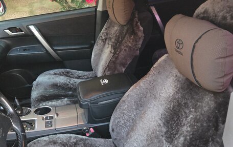 Toyota Highlander III, 2013 год, 1 899 999 рублей, 8 фотография