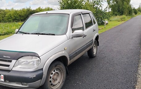 Chevrolet Niva I рестайлинг, 2003 год, 300 000 рублей, 6 фотография