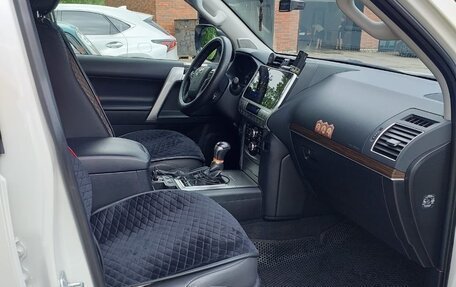 Toyota Land Cruiser Prado 150 рестайлинг 2, 2021 год, 8 500 000 рублей, 12 фотография