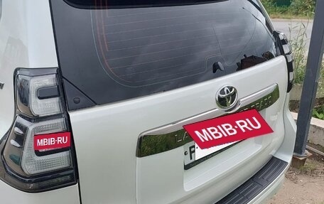 Toyota Land Cruiser Prado 150 рестайлинг 2, 2021 год, 8 500 000 рублей, 9 фотография