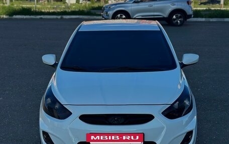 Hyundai Solaris II рестайлинг, 2014 год, 1 250 000 рублей, 2 фотография