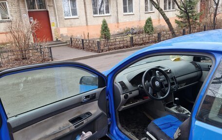 Volkswagen Polo IV рестайлинг, 2002 год, 250 000 рублей, 3 фотография