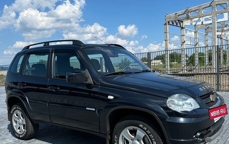 Chevrolet Niva I рестайлинг, 2011 год, 675 000 рублей, 4 фотография