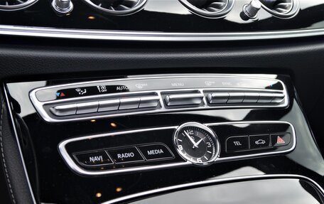 Mercedes-Benz E-Класс, 2016 год, 2 950 000 рублей, 32 фотография