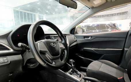 Hyundai Solaris II рестайлинг, 2018 год, 899 000 рублей, 20 фотография
