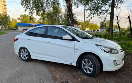 Hyundai Solaris II рестайлинг, 2013 год, 850 000 рублей, 5 фотография