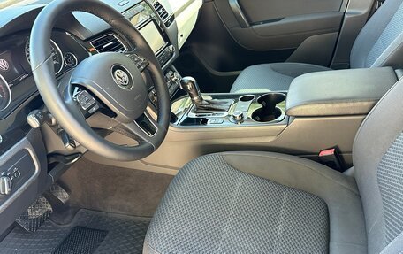 Volkswagen Touareg III, 2011 год, 1 870 000 рублей, 9 фотография
