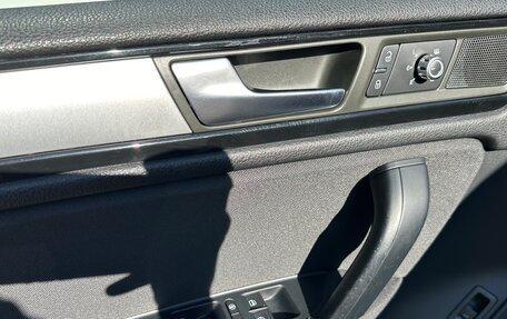 Volkswagen Touareg III, 2011 год, 1 870 000 рублей, 10 фотография