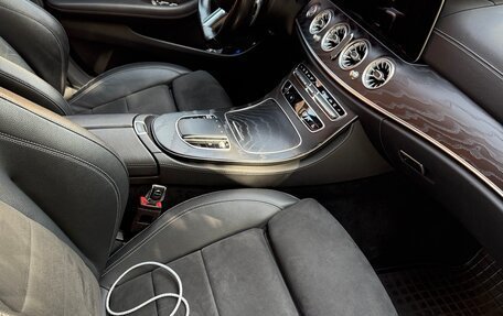 Mercedes-Benz E-Класс, 2020 год, 3 900 000 рублей, 15 фотография