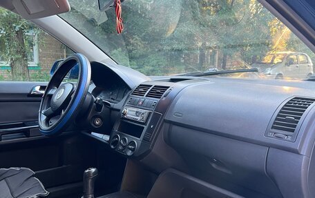 Volkswagen Polo IV рестайлинг, 2005 год, 380 000 рублей, 17 фотография