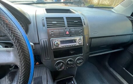Volkswagen Polo IV рестайлинг, 2005 год, 380 000 рублей, 22 фотография