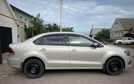 Volkswagen Polo VI (EU Market), 2011 год, 690 000 рублей, 2 фотография