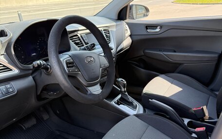 Hyundai Solaris II рестайлинг, 2021 год, 1 650 000 рублей, 11 фотография
