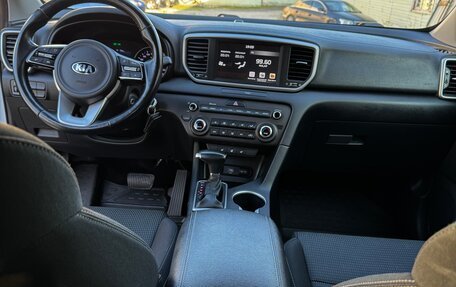 KIA Sportage IV рестайлинг, 2020 год, 2 450 000 рублей, 20 фотография
