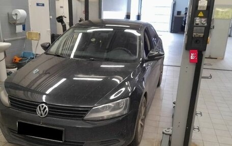 Volkswagen Jetta VI, 2013 год, 799 000 рублей, 1 фотография
