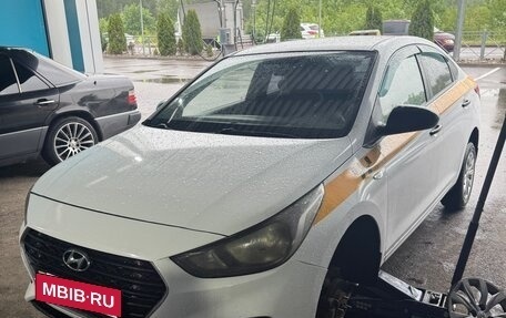 Hyundai Solaris II рестайлинг, 2018 год, 785 000 рублей, 2 фотография