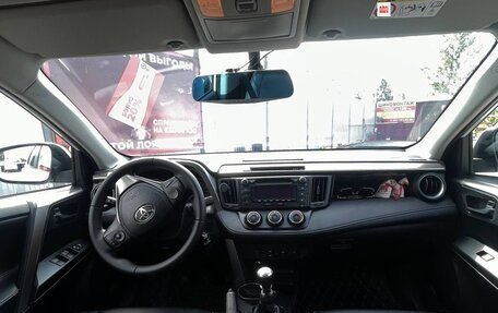 Toyota RAV4, 2017 год, 2 300 000 рублей, 7 фотография