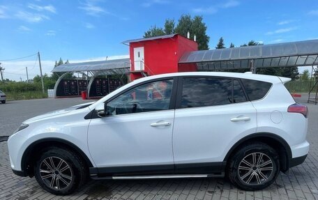 Toyota RAV4, 2017 год, 2 300 000 рублей, 4 фотография
