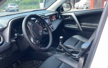 Toyota RAV4, 2017 год, 2 300 000 рублей, 5 фотография
