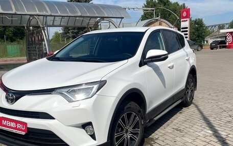 Toyota RAV4, 2017 год, 2 300 000 рублей, 3 фотография