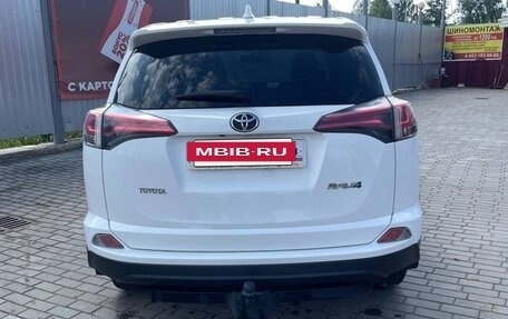 Toyota RAV4, 2017 год, 2 300 000 рублей, 2 фотография