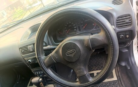 Nissan Wingroad III, 2000 год, 330 000 рублей, 7 фотография