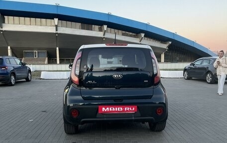 KIA Soul II рестайлинг, 2017 год, 1 300 000 рублей, 3 фотография