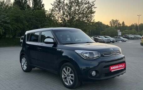 KIA Soul II рестайлинг, 2017 год, 1 300 000 рублей, 2 фотография