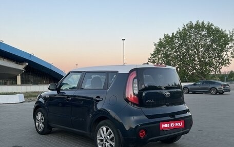 KIA Soul II рестайлинг, 2017 год, 1 300 000 рублей, 4 фотография