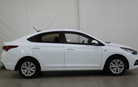 Hyundai Solaris II рестайлинг, 2018 год, 1 240 000 рублей, 6 фотография