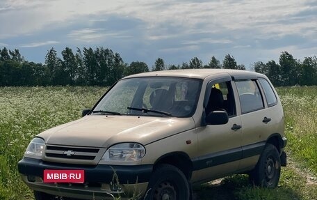 Chevrolet Niva I рестайлинг, 2004 год, 550 000 рублей, 1 фотография