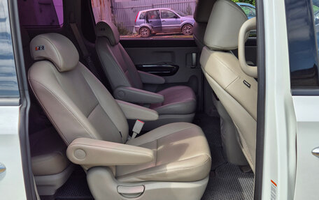 KIA Carnival III, 2018 год, 2 700 000 рублей, 2 фотография