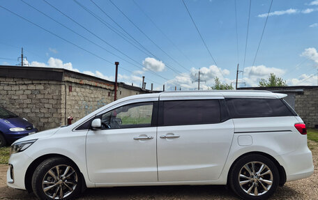 KIA Carnival III, 2018 год, 2 700 000 рублей, 5 фотография