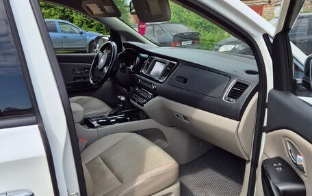 KIA Carnival III, 2018 год, 2 700 000 рублей, 8 фотография