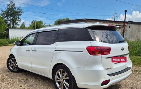 KIA Carnival III, 2018 год, 2 700 000 рублей, 6 фотография