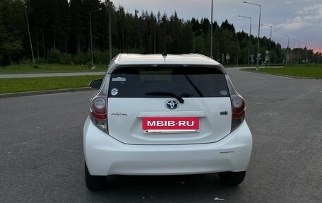 Toyota Aqua I, 2013 год, 1 100 000 рублей, 3 фотография