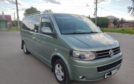 Volkswagen Caravelle T5, 2011 год, 2 950 000 рублей, 2 фотография