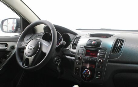 KIA Cerato III, 2010 год, 685 000 рублей, 11 фотография