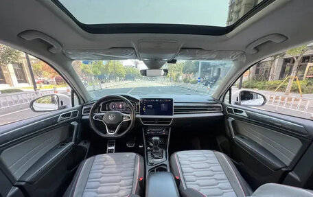 Volkswagen Tiguan II, 2022 год, 2 989 810 рублей, 11 фотография