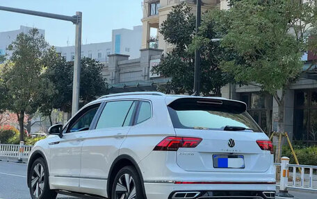 Volkswagen Tiguan II, 2022 год, 2 989 810 рублей, 6 фотография