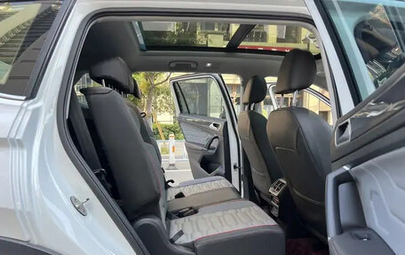 Volkswagen Tiguan II, 2022 год, 2 989 810 рублей, 13 фотография